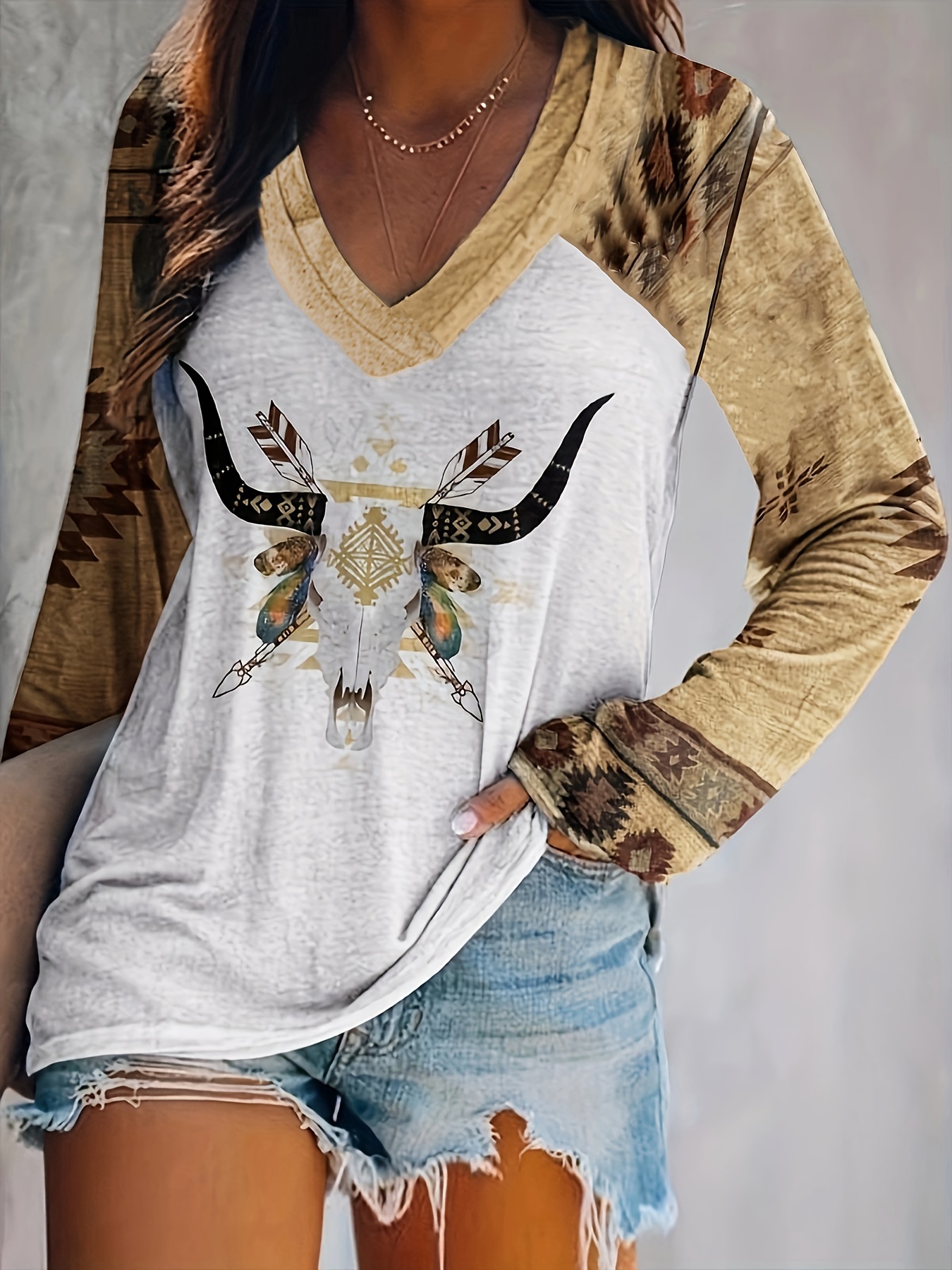 Vintage Fashion Prints - Vintage Print Long Sleeve V-Neck Button-Front